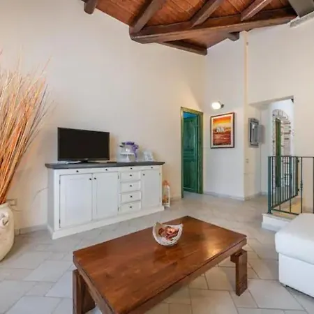 Lolly Villa